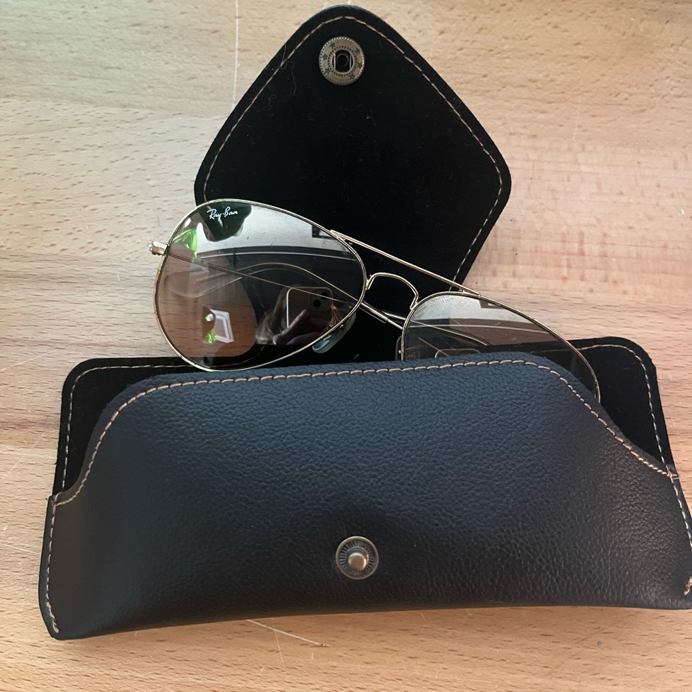 RAY-BAN AVIATORS GOLD